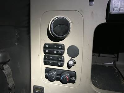 Freightliner Cascadia Sleeper Controls