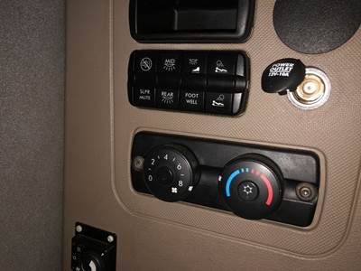 Freightliner Cascadia Sleeper Controls