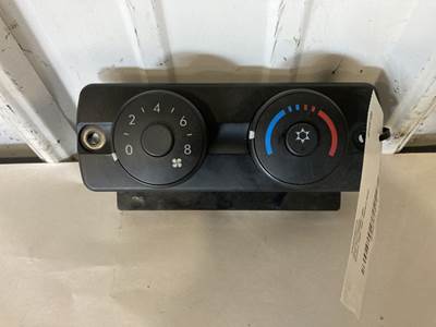 Freightliner Cascadia Sleeper Controls