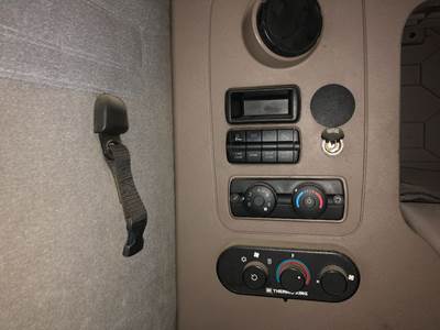 Freightliner Cascadia Sleeper Controls