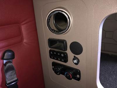 Freightliner Cascadia Sleeper Controls