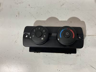 Freightliner Cascadia Sleeper Controls