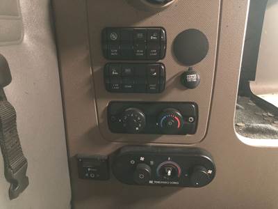 Freightliner Cascadia Sleeper Controls