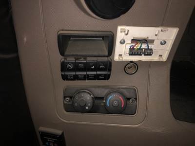 Freightliner Cascadia Sleeper Controls