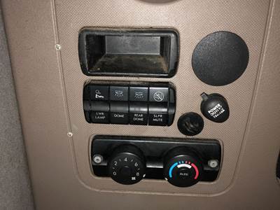 Freightliner Cascadia Sleeper Controls