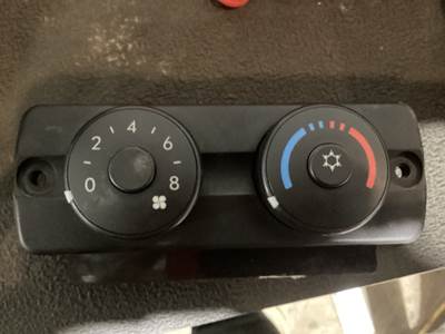 Freightliner Cascadia Sleeper Controls