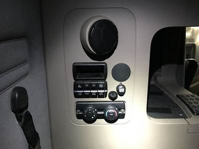 Freightliner Cascadia Sleeper Controls