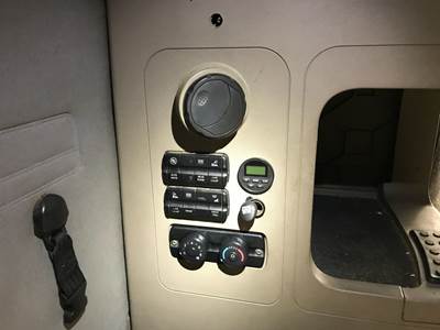 Freightliner Cascadia Sleeper Controls