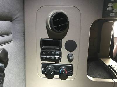 Freightliner Cascadia Sleeper Controls
