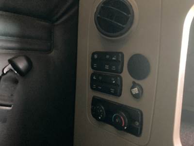 Freightliner Cascadia Sleeper Controls