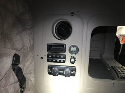 Freightliner Cascadia Sleeper Controls