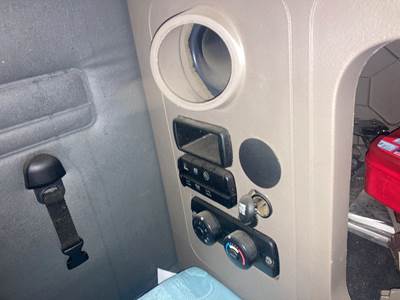Freightliner Cascadia Sleeper Controls
