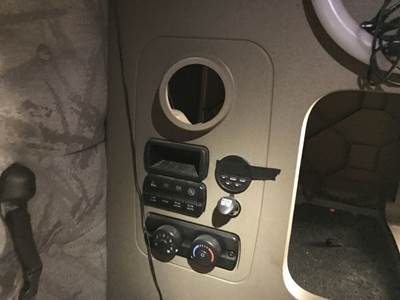 Freightliner Cascadia Sleeper Controls