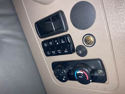 Freightliner Cascadia Sleeper Controls