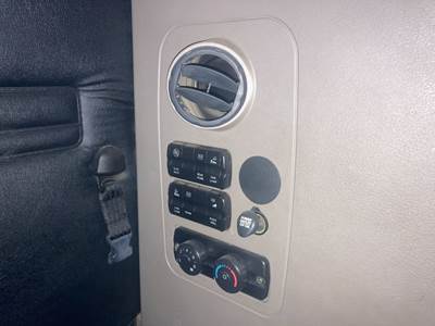 Freightliner Cascadia Sleeper Controls