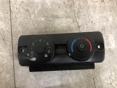 Freightliner Cascadia Sleeper Controls