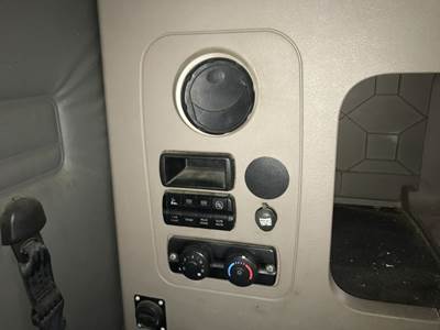 Freightliner Cascadia Sleeper Controls