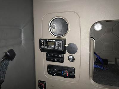 Freightliner Cascadia Sleeper Controls