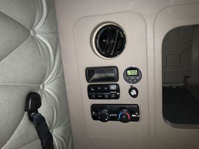 Freightliner Cascadia Sleeper Controls