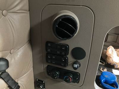 Freightliner Cascadia Sleeper Controls