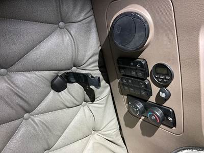Freightliner Cascadia Sleeper Controls