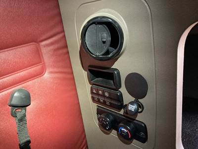 Freightliner Cascadia Sleeper Controls