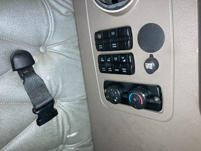 Freightliner Cascadia Sleeper Controls