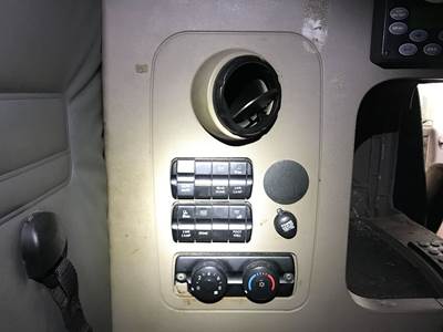 Freightliner Cascadia Sleeper Controls