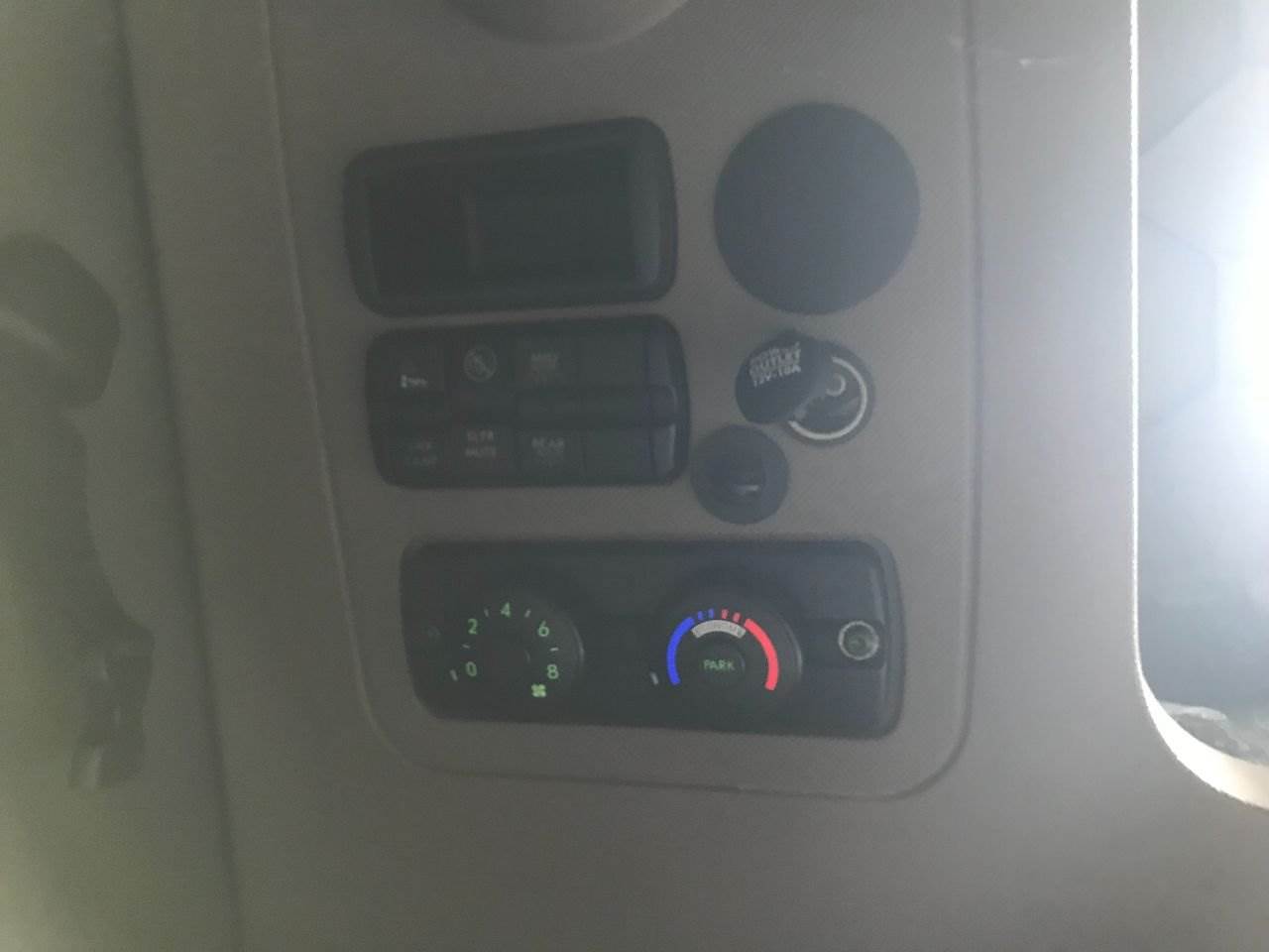 2016 Freightliner Cascadia Sleeper Controls For Sale Kansas City, MO