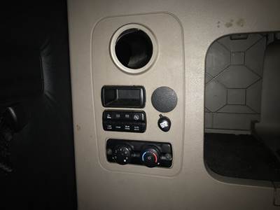 Freightliner Cascadia Sleeper Controls