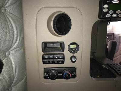 Freightliner Cascadia Sleeper Controls