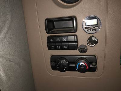 Freightliner Cascadia Sleeper Controls