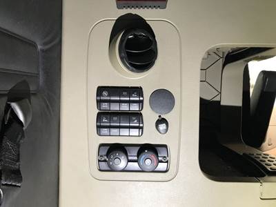 Freightliner Cascadia Sleeper Controls