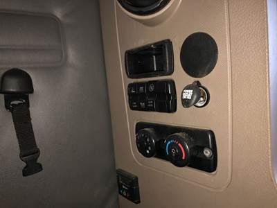 Freightliner Cascadia Sleeper Controls