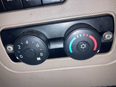Freightliner Cascadia Sleeper Controls