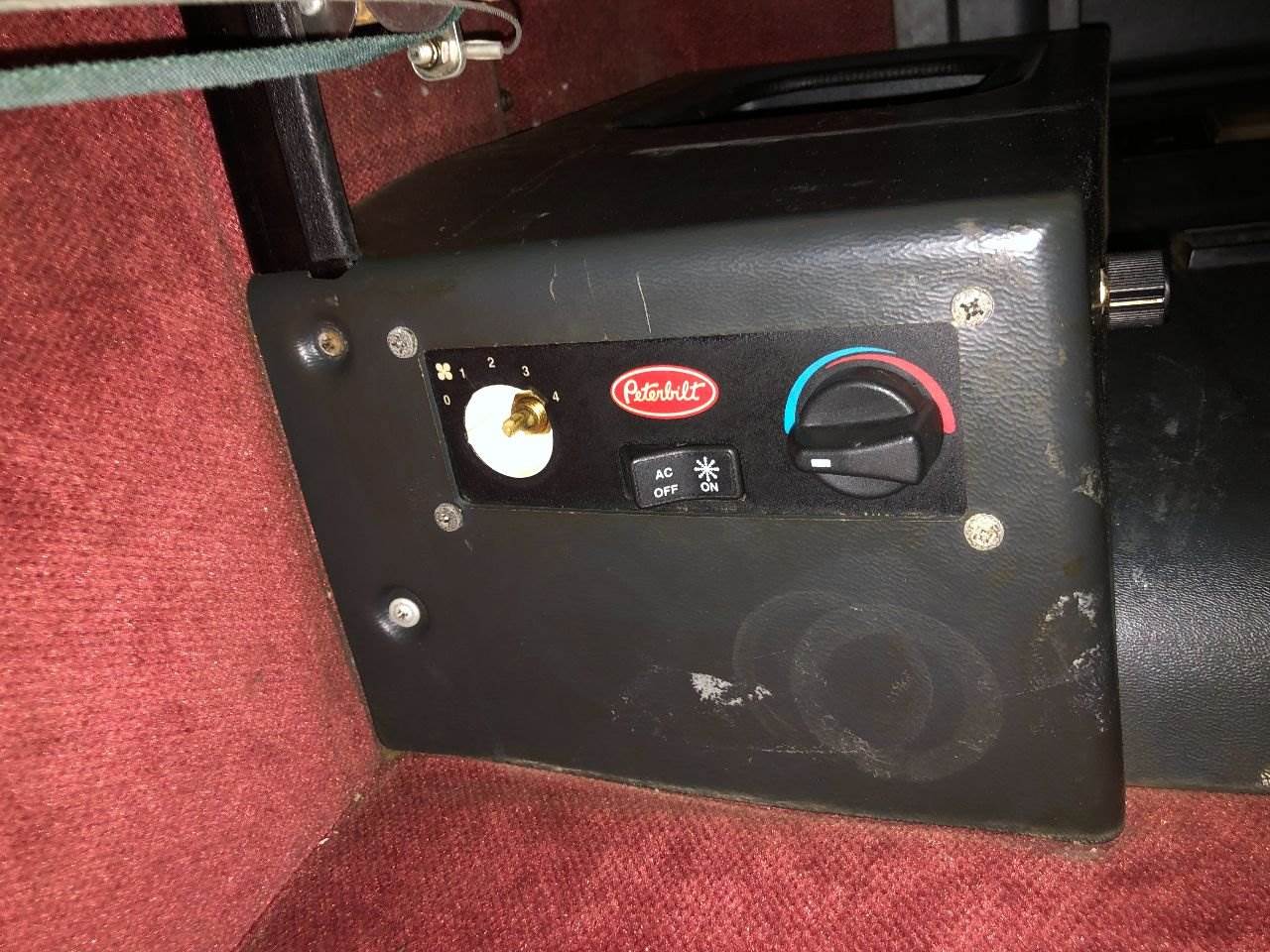 2001 Peterbilt 379 Sleeper Controls For Sale Des Moines, IA