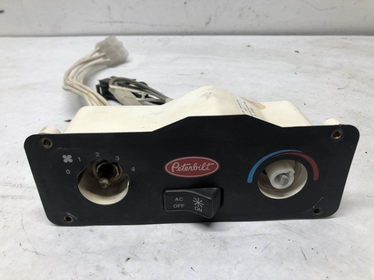 2003 Peterbilt 379 Sleeper Controls For Sale Sioux Falls, SD 29