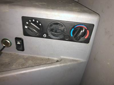 Peterbilt 387 Sleeper Controls