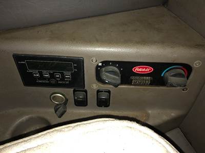 Peterbilt 387 Sleeper Controls