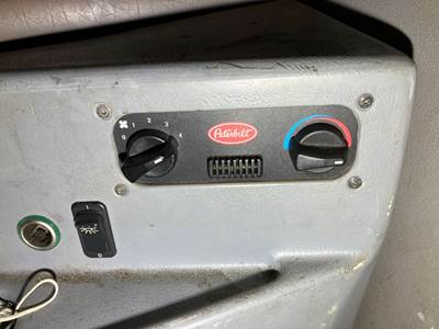 Peterbilt 387 Sleeper Controls