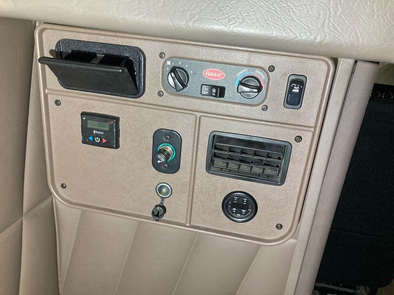 2017 Peterbilt 389 Sleeper Controls For Sale Sioux Falls, SD