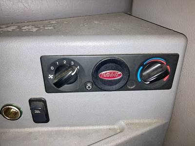 Peterbilt 587 Sleeper Controls