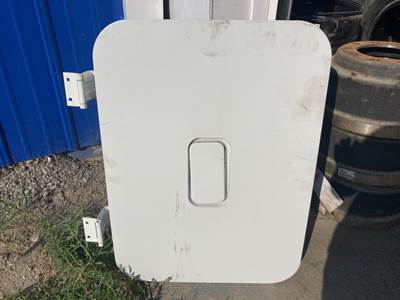 Freightliner Cascadia Sleeper Door