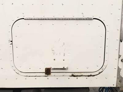 International 9200 Sleeper Door