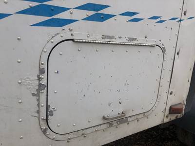 International 9400 Sleeper Door