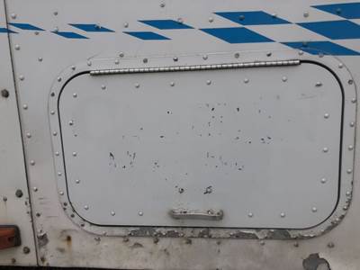 International 9400 Sleeper Door