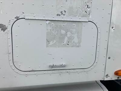 International 9400 Sleeper Door