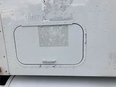 International 9400 Sleeper Door