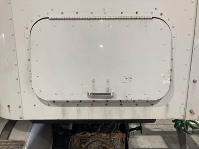 International 9400 Sleeper Door