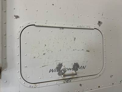 International 9700 Sleeper Door